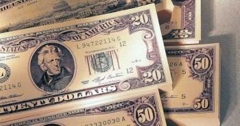 Курс доллара снизился на валютных торгах четверга